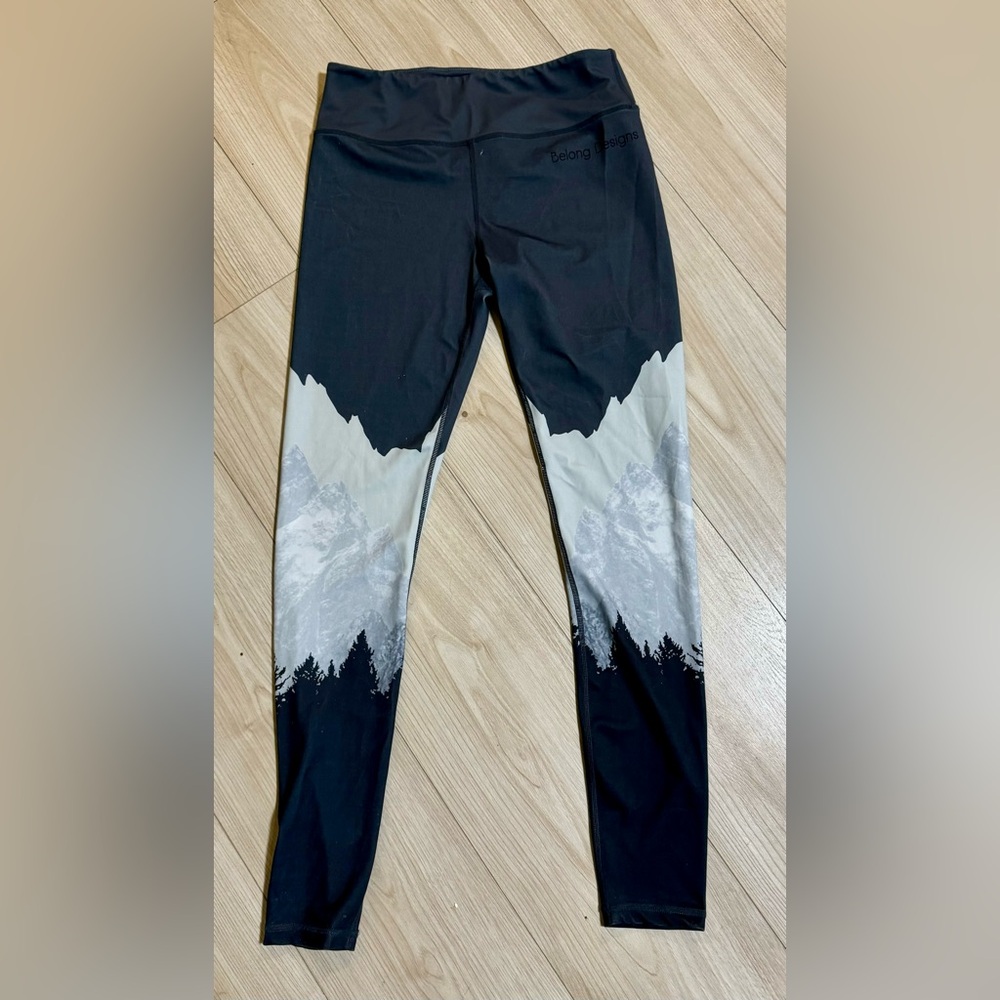 Women’s size Medium workout tights-Belong Designs
